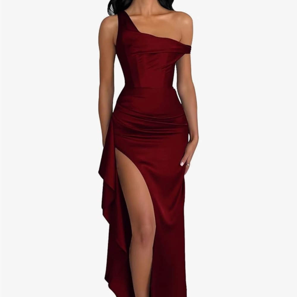 Amazon Sougoue Burgundy One-Shoulder Gown